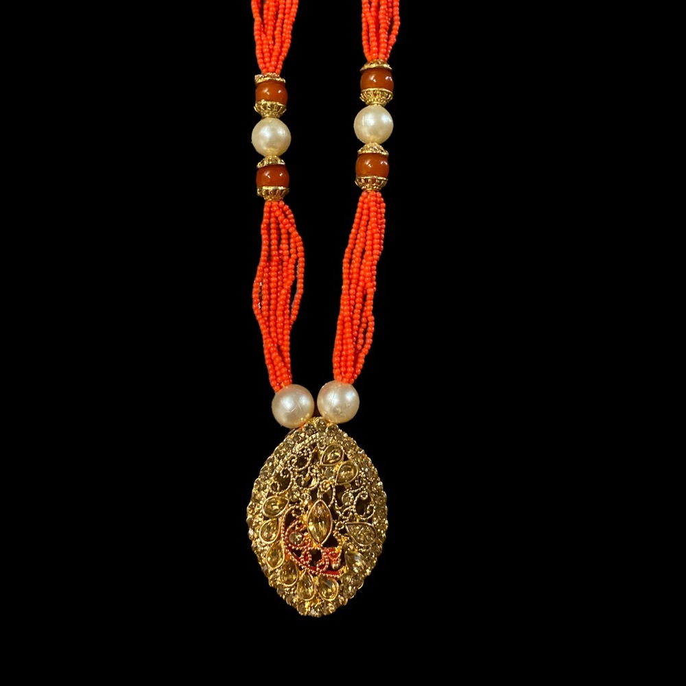 Beaded necklace 140